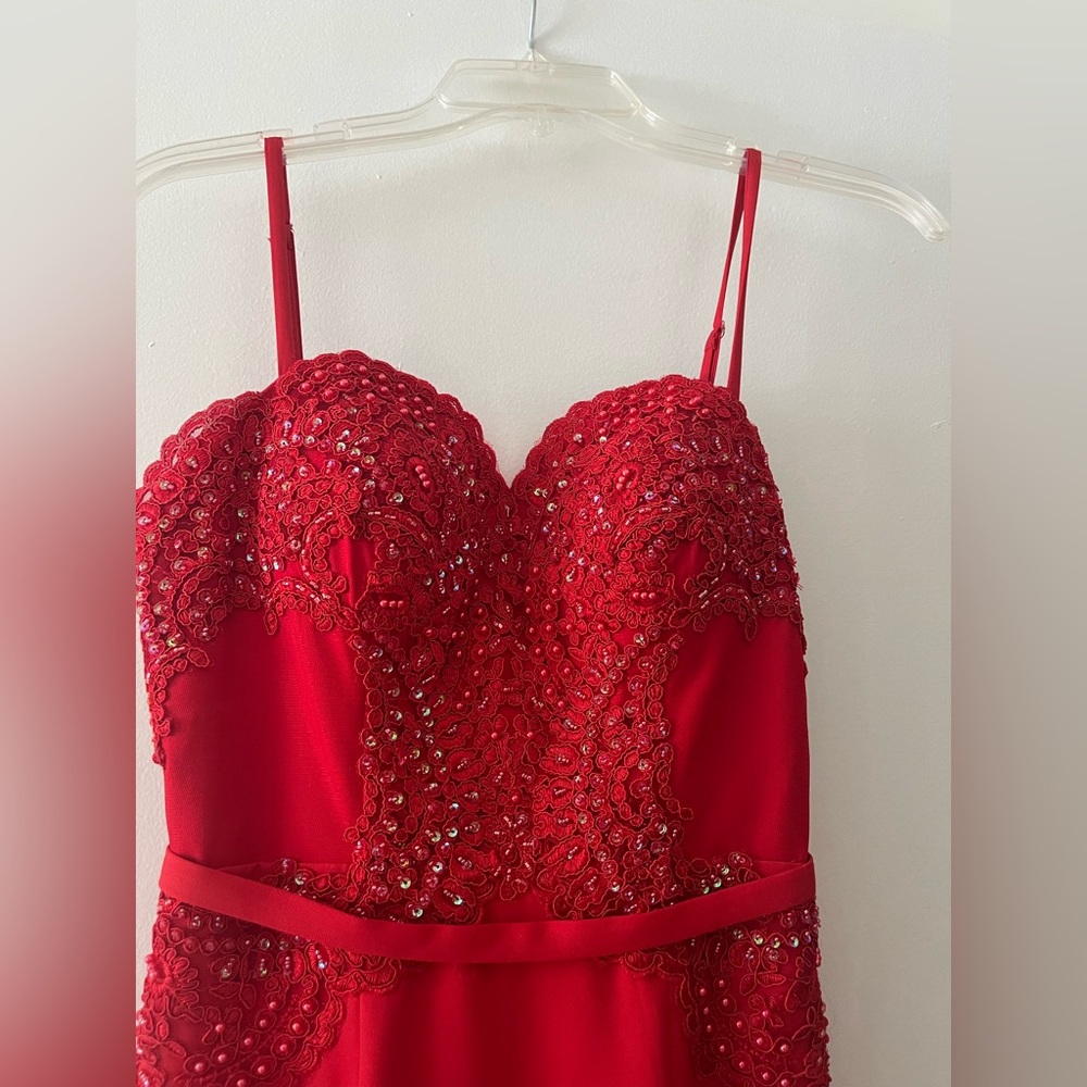 Red evening dress and shawl - Picture 6 of 11